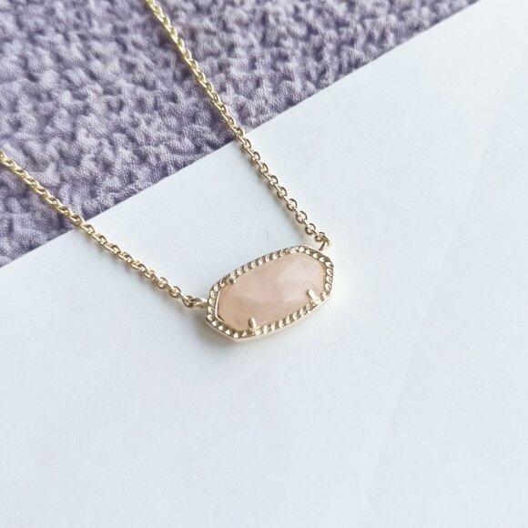 Kendra Scott Elisa Rose Quartz Pendant Necklace in Gold - Picture 2 of 4